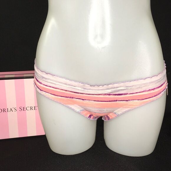 New! Victoria's Secret bikini bottom - Picture 1 of 4